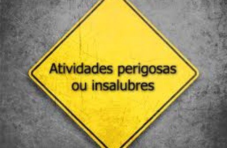 APOSENTADORIA ESPECIAL DOS SERVIDORES PÚBLICOS SERVIDORES SUJEITOS A TRABALHO ESPECIALMENTE GRAVOSO OU ARRISCADO, INTEGRALIDADE - PROVENTOS INTEGRAIS -  E PARIDADE?